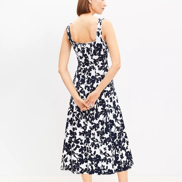 🆕 Loft Dress Womens Size 0 Forget Me Not Ponte Seamed Flare Midi Navy Bl… - Picture 2 of 3